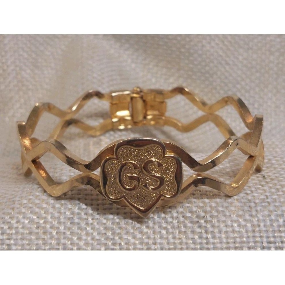 Vintage Girl Scouts GS Gold Tone Hinged Bangle Bracelet Trefoil Retro 70s 1980s